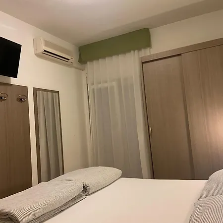 Florida ホテル 2*